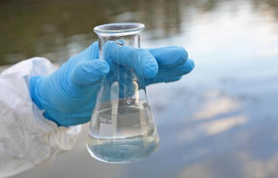 水质中6种邻苯二甲酸酯类化合物的测定